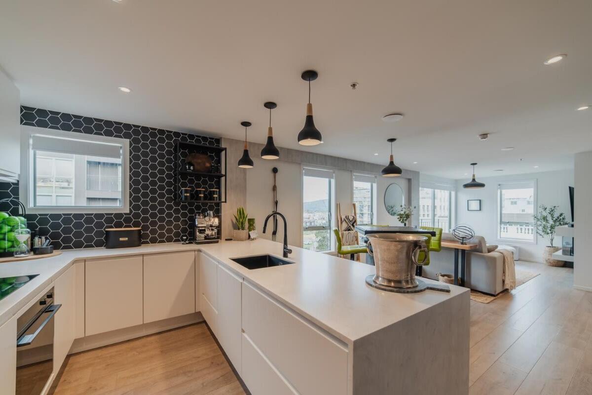 Penthouse Perfection - 2Br Elegance On Worcester St Christchurch Exterior foto